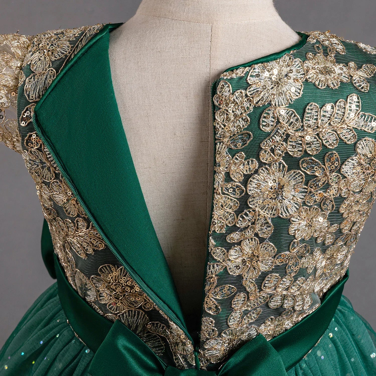 Robe longue à paillettes, élégante et fleurie – de 7 à 12 ans