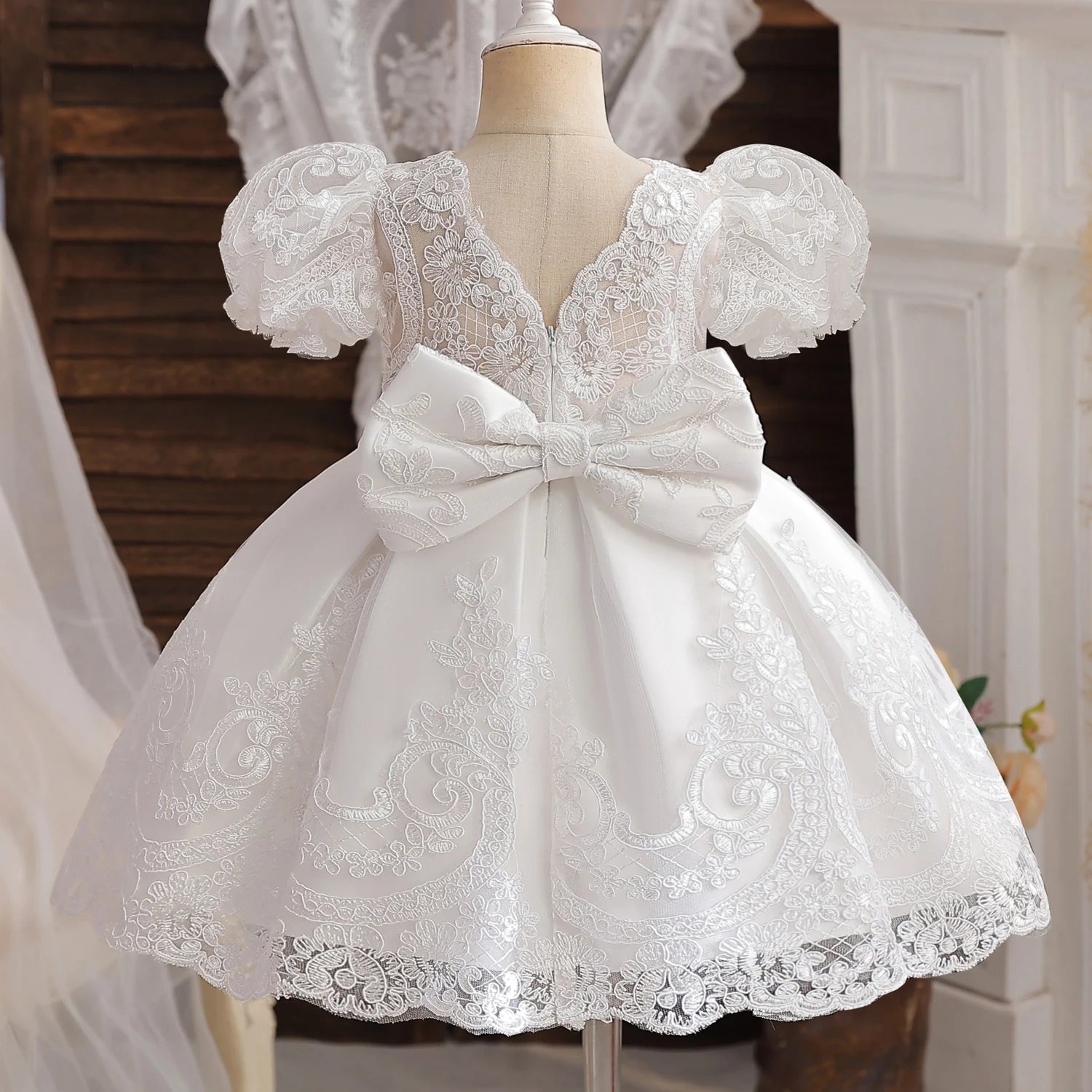 Robe de Princesse Vintage en Dentelle – Fille