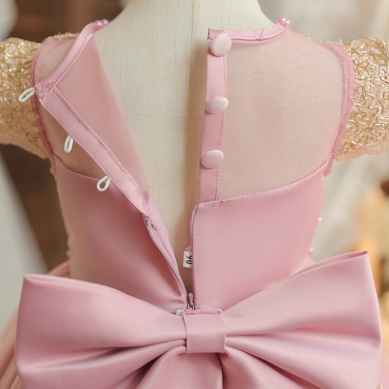 Robe de Princesse Dorée en Dentelle – Fille 9 mois à 5 ans Broderies délicates, volants raffinés – Pour anniversaire, baptême ou cérémonie