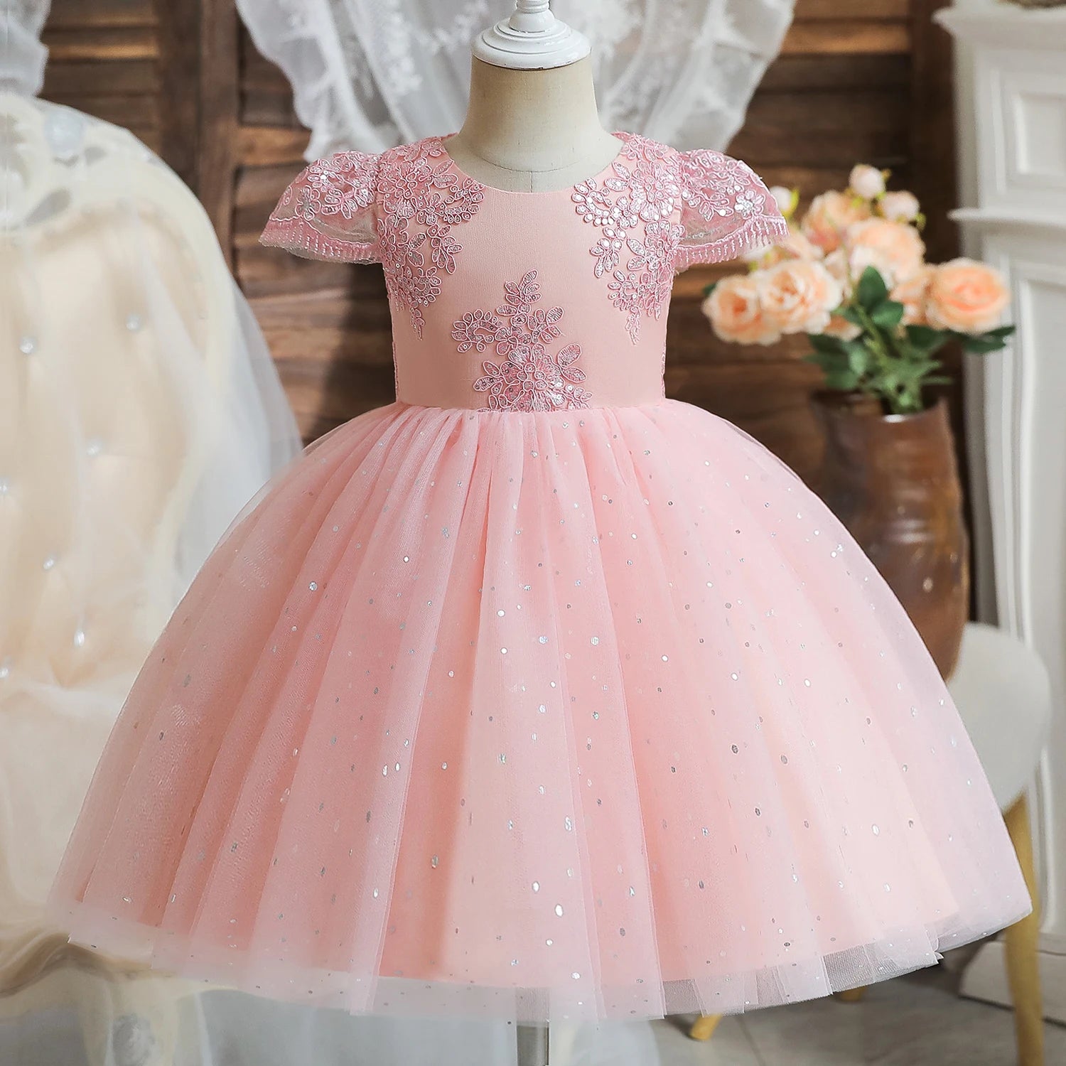 Robe de Princesse Dorée en Dentelle – Fille 9 mois à 5 ans Broderies délicates, volants raffinés – Pour anniversaire, baptême ou cérémonie
