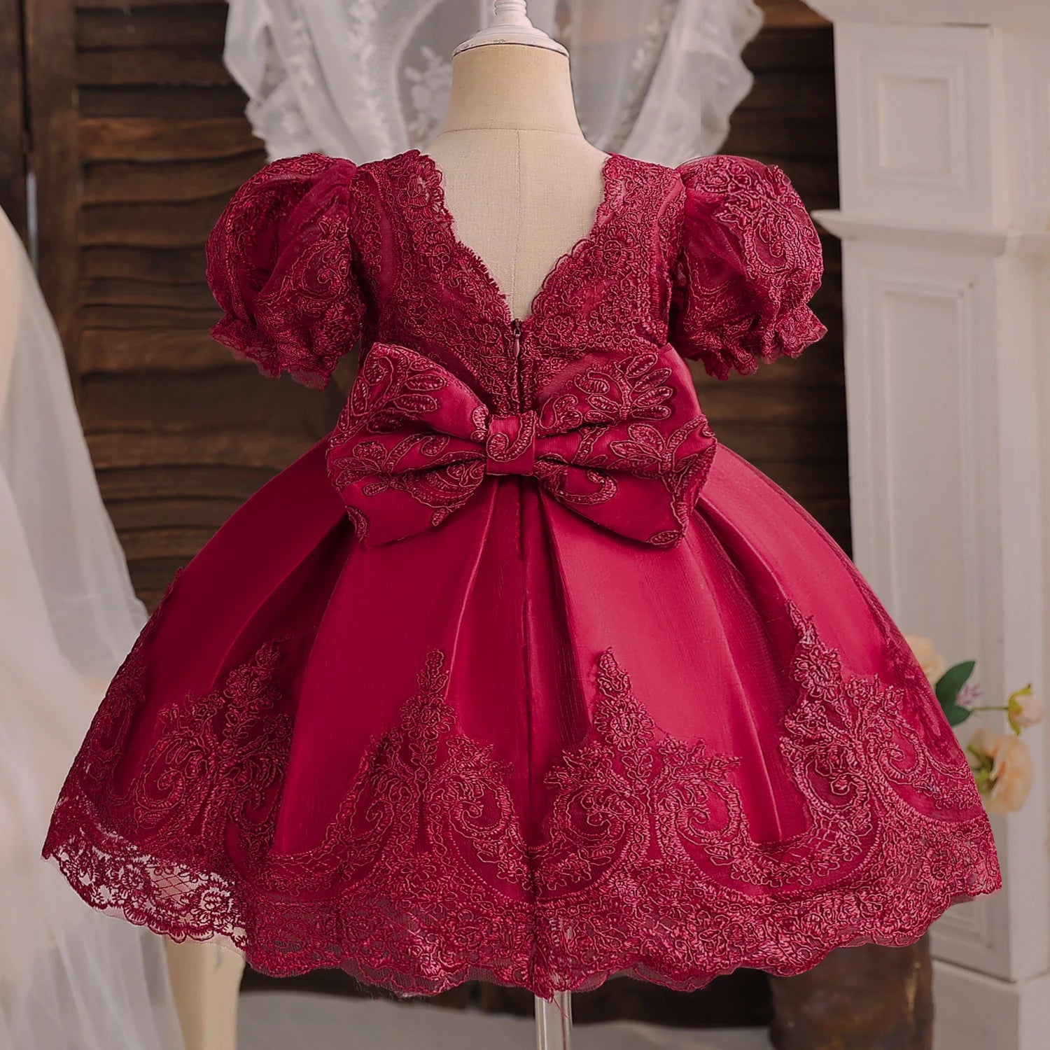 Robe de Princesse Vintage en Dentelle – Fille